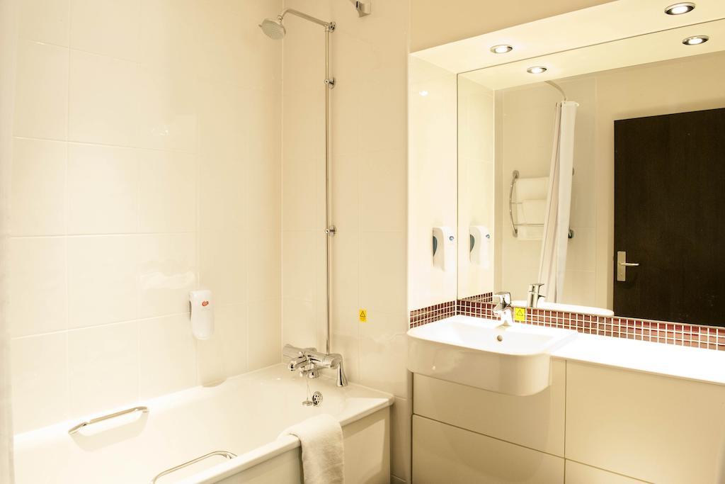 Premier Inn Bath City Centre Rum bild